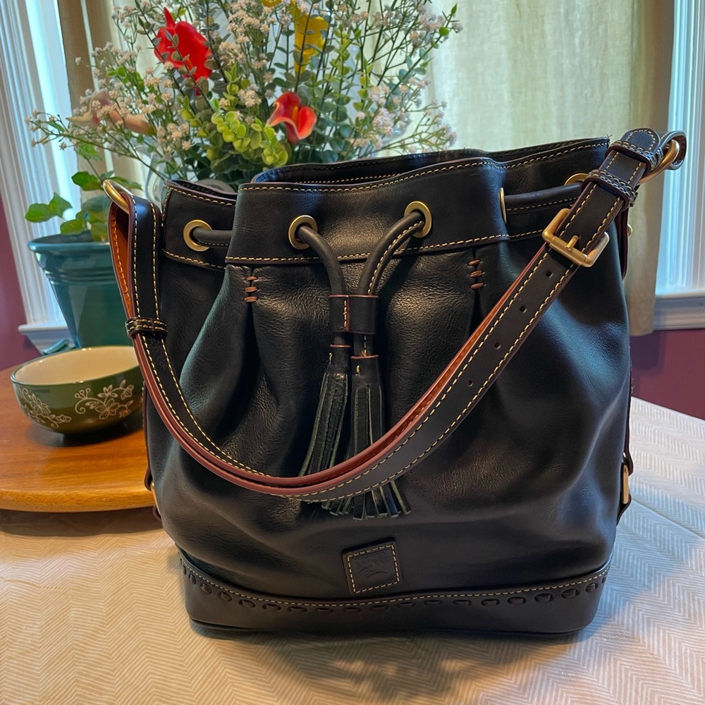 Dooney & Bourke